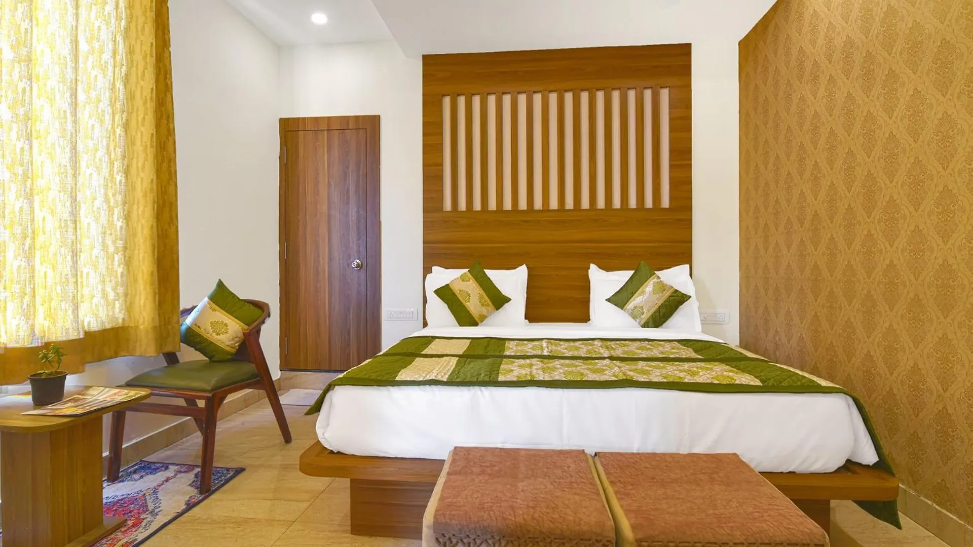***  Sky Blu Hotel And Rooftop Restaurant Udaipur India