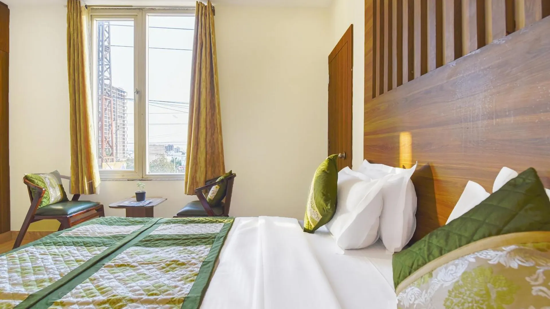 Sky Blu Hotel And Rooftop Restaurant Udaipur